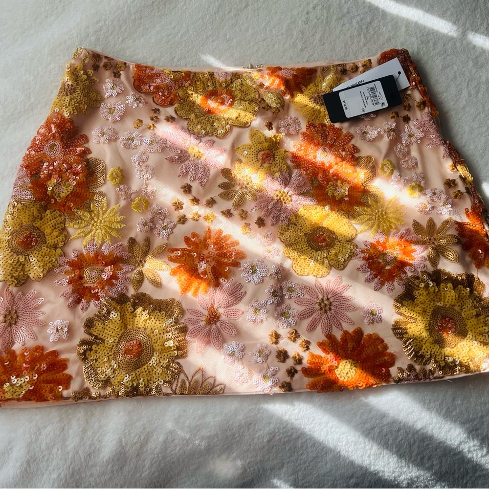 Beautiful Guess  embroidery skirt